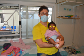 samos-immigrants-doctors-nonprofit-health-greece -children-7